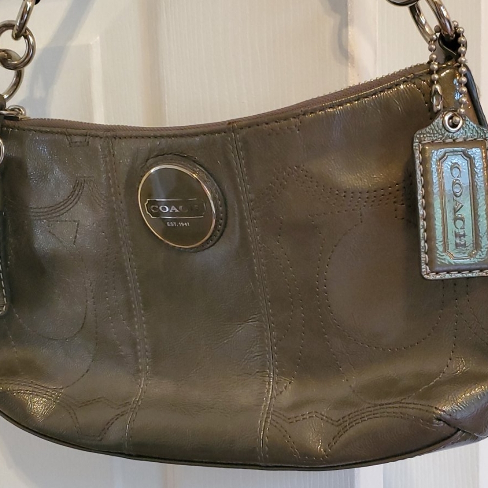 Coach Gray Shoulder Purse 👜👜